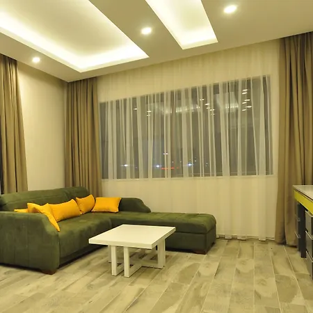 Campus Hill 5*