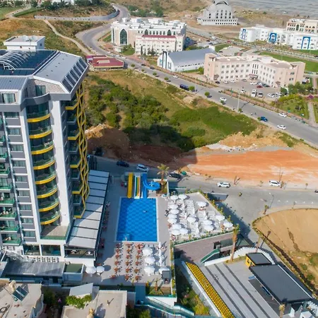 Campus Hill 5*