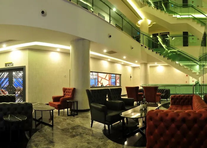 Campus Hill 5*