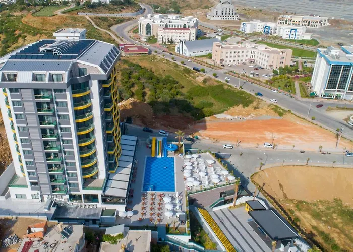 Campus Hill 5*