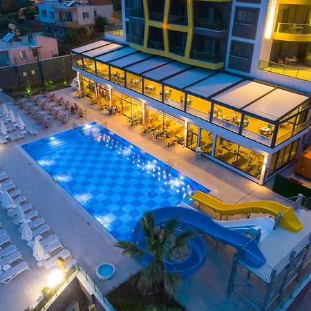 Campus Hill 5*