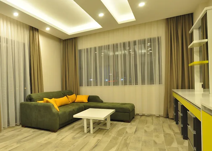 Campus Hill 5*