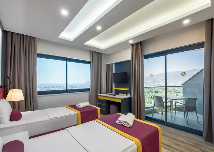 Campus Hill 5*